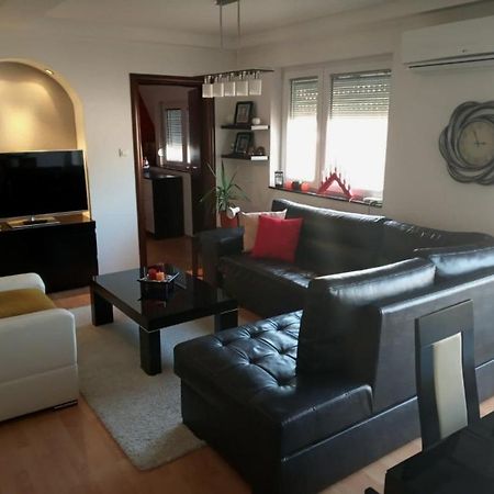 Brand New Apt In City Center Bitola Esterno foto